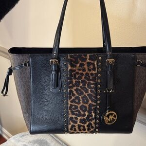 Michael Kors Voyager Medium Mixed Media Tote - Leopard Calf Hair - Gold HW